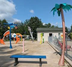 Aire de jeux aquatique extérieure colorée