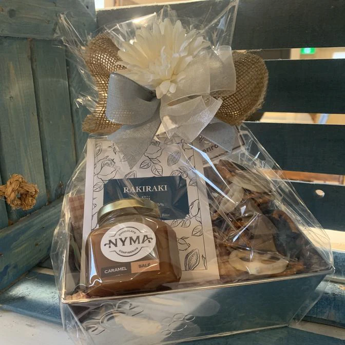 Un panier cadeau thématique