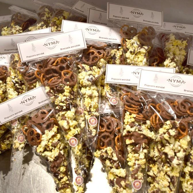 Chocolats, caramels et pop-corn sucré